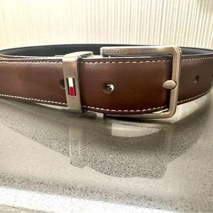 Tommy Hilfiger belt size small 22-24 double view black and brown